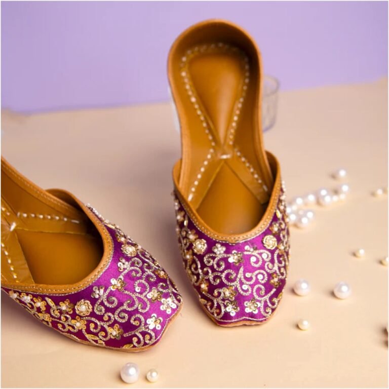 Punjabi Juttis: A Blend of Tradition and Style